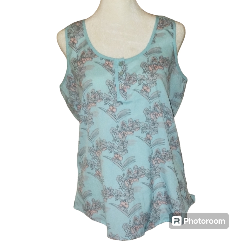 Adam Levine Floral Lightweight Top Size Medium EUC
